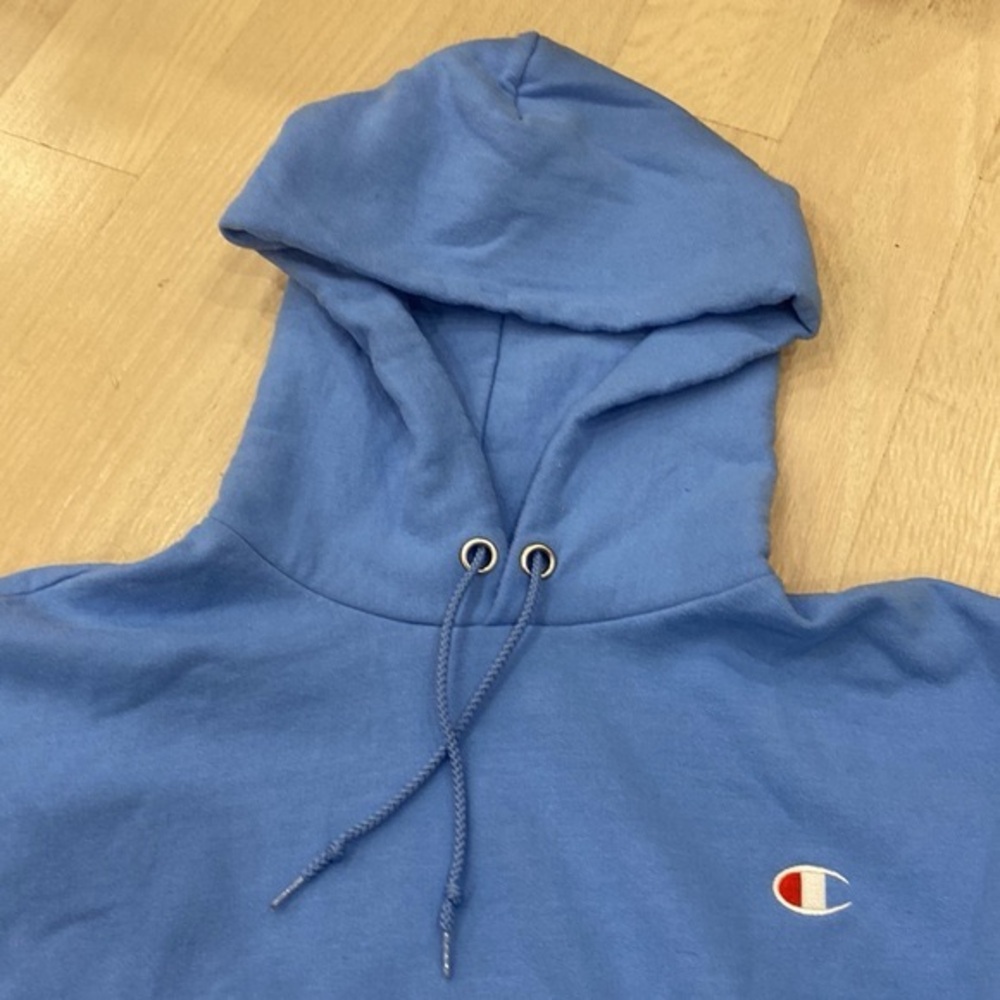 RARE Champion Baby Blue Sweater  Medium - Picture 5 of 9